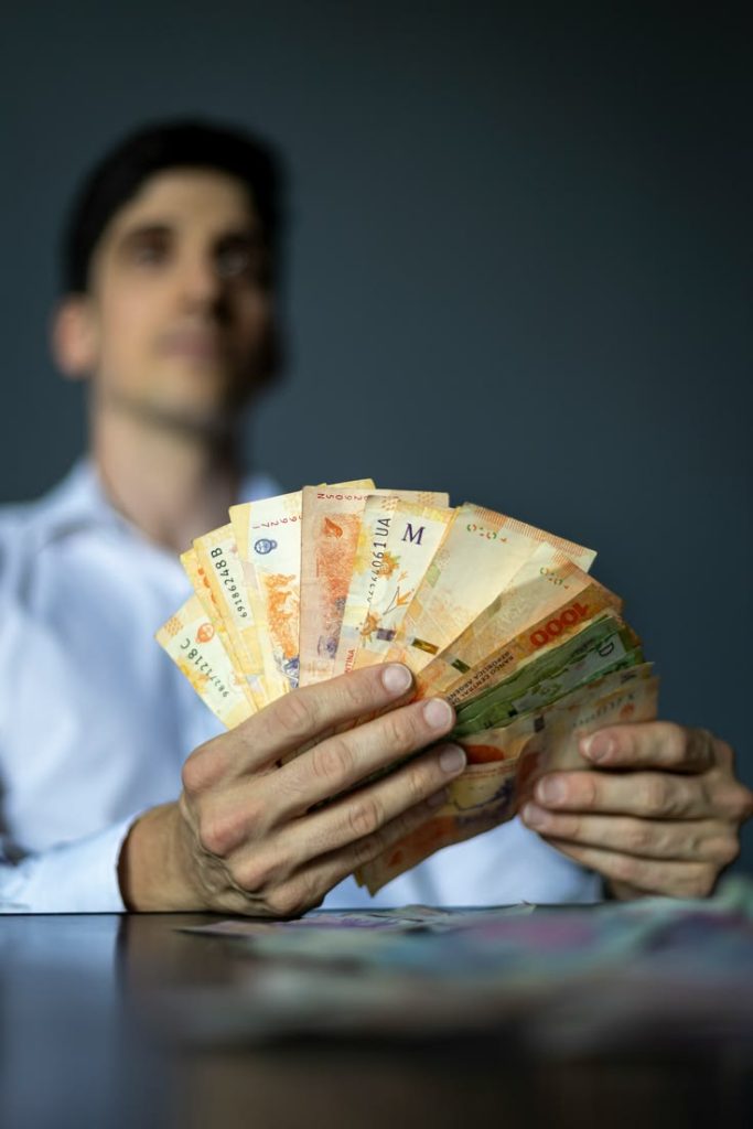 15 formas de ganar dinero extra desde casa en LATAM (2026) 05e4e1e74bd800bd00dfc6e7ff550a90