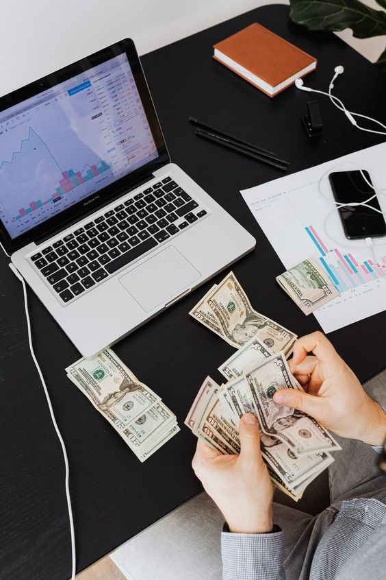 Cómo ganar dinero online siendo principiante en LATAM (guía real) c4aa3064351c485eb140ef3140a7eae8